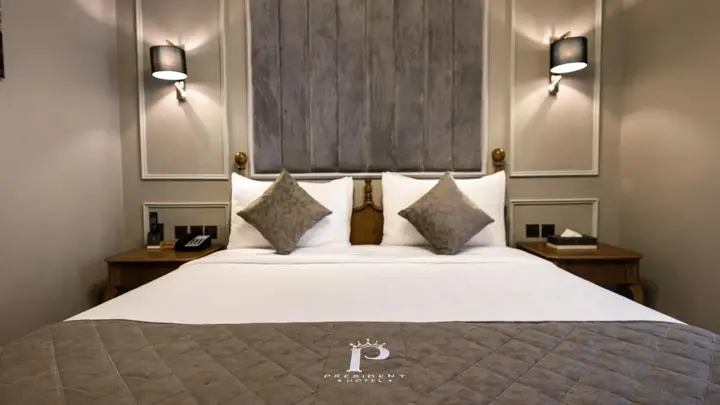Дубай: President Hotel