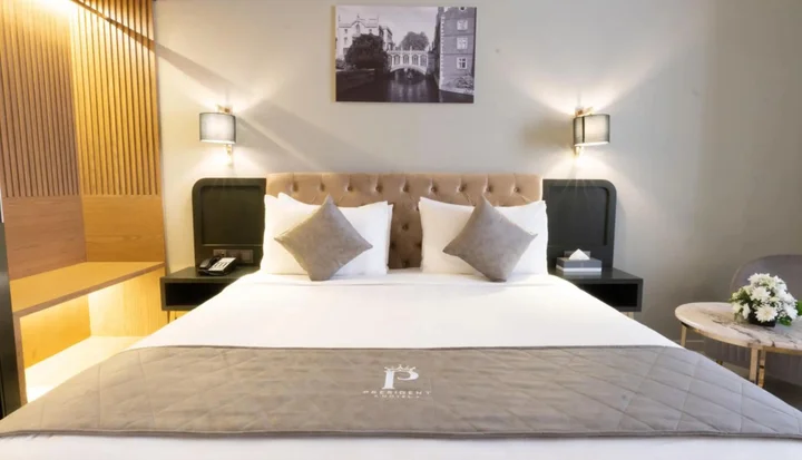 Дубай: President Hotel