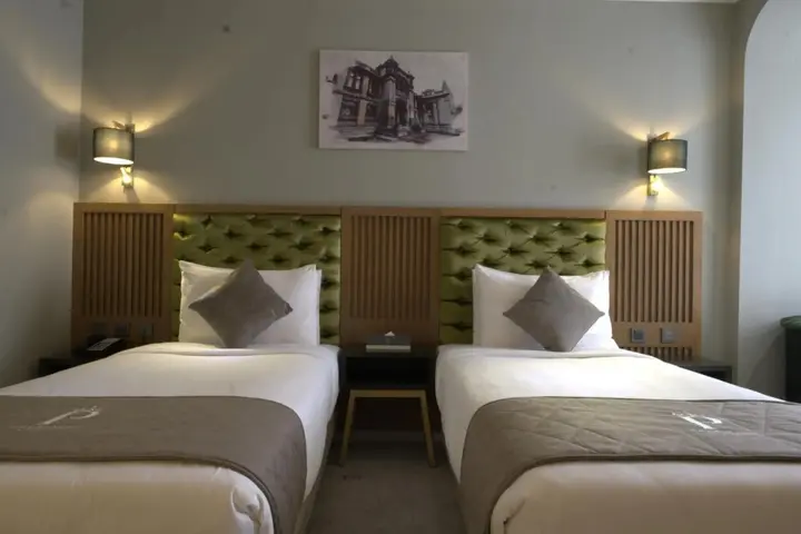 Дубай: President Hotel