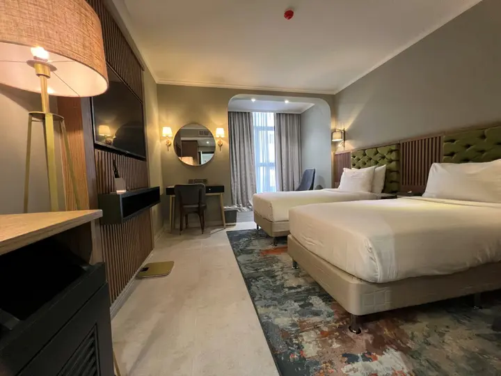 Дубай: President Hotel