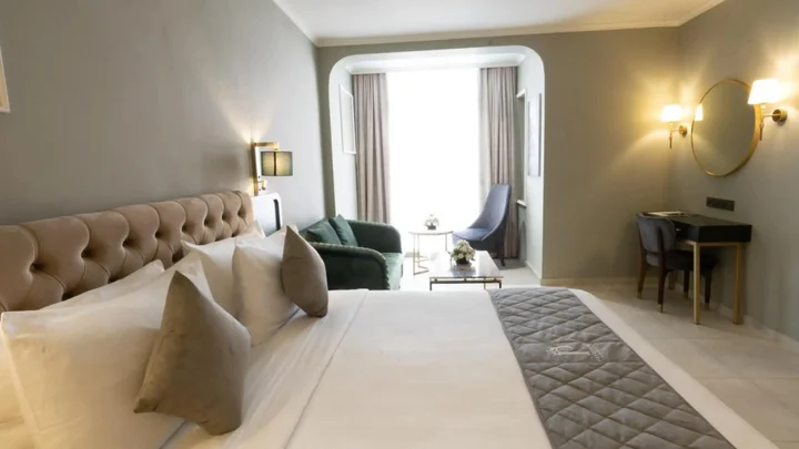 Дубай: President Hotel