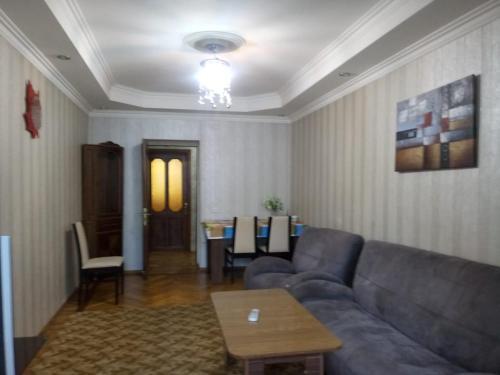 Баку: Apartment on Uzeyir Gadjibeyli Street