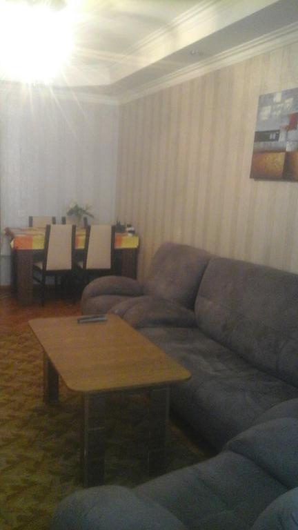 Баку: Apartment on Uzeyir Gadjibeyli Street