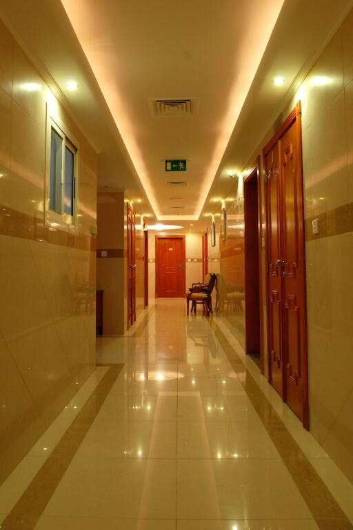 Дубай: Tara Hotel Apartment