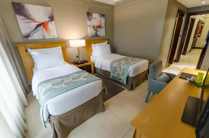Дубай: Somewhere Hotel Apartment