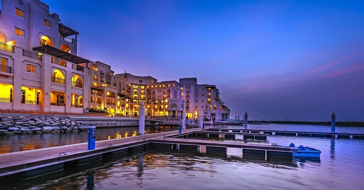 Абу-Даби: Eastern Mangroves Suites by Jannah