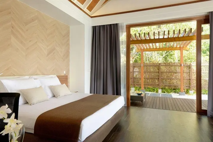 Атолл Алиф-Алиф: Курорт Kandolhu Maldives