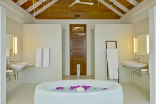 Атолл Алиф-Алиф: Курорт Kandolhu Maldives