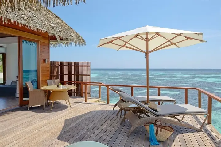 Атолл Алиф-Алиф: Курорт Kandolhu Maldives