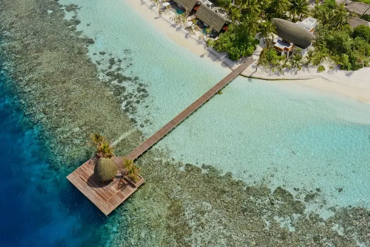 Атолл Алиф-Алиф: Курорт Kandolhu Maldives