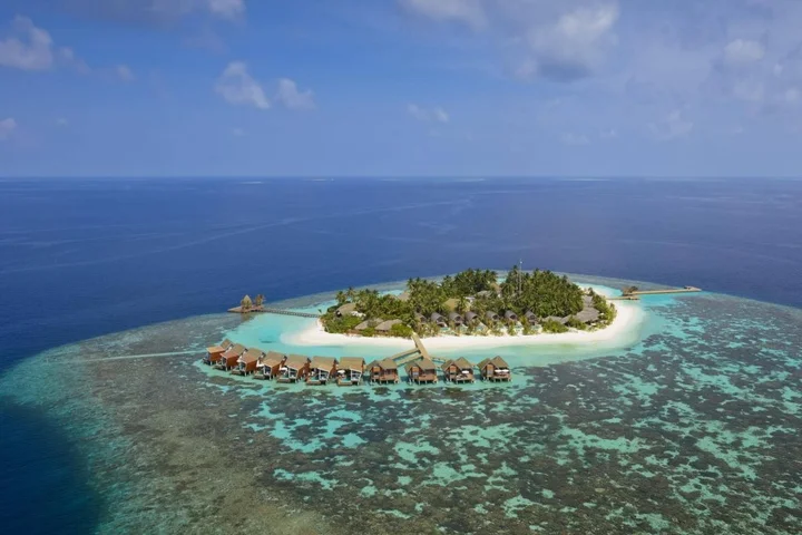 Атолл Алиф-Алиф: Курорт Kandolhu Maldives