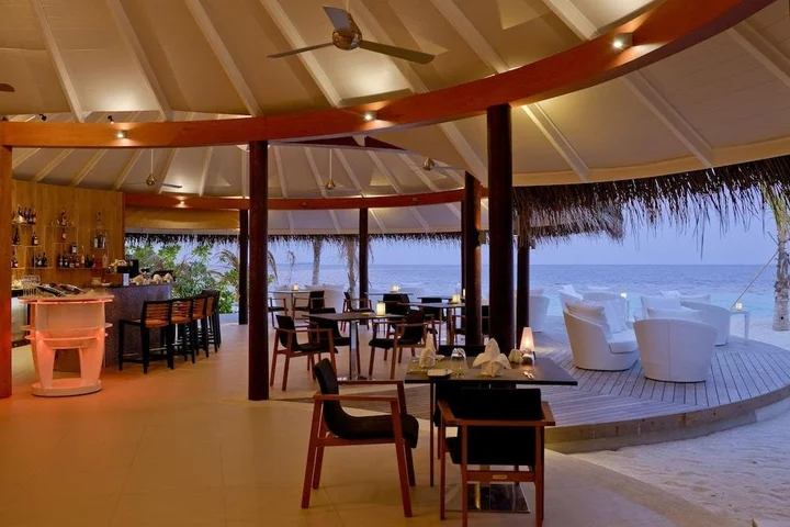 Атолл Алиф-Алиф: Курорт Kandolhu Maldives
