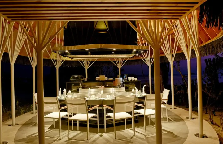 Атолл Алиф-Алиф: Курорт Kandolhu Maldives