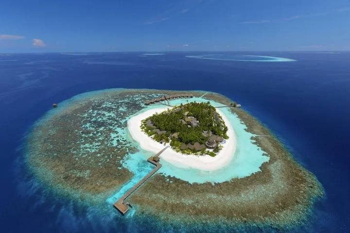 Атолл Алиф-Алиф: Курорт Kandolhu Maldives