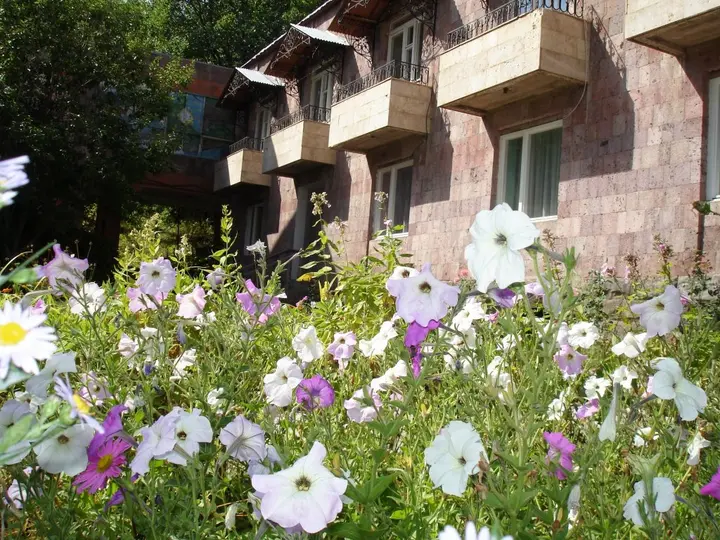 Цахкадзор: Writers Hotel