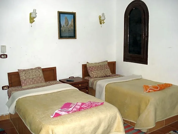 Аль-Бавити: Western Desert Hotel & Safari