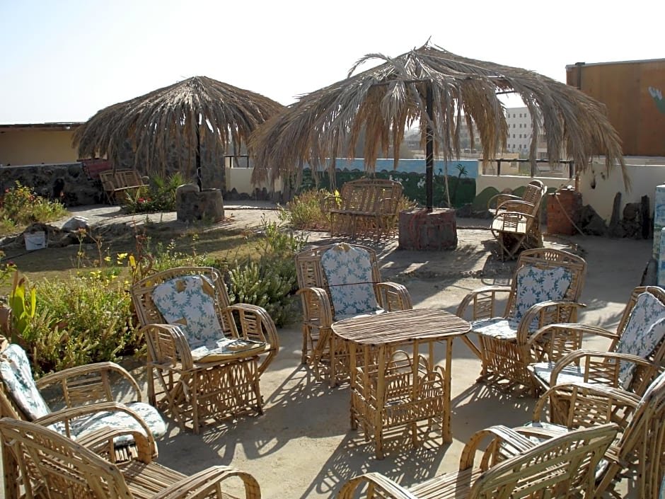 Аль-Бавити: Western Desert Hotel & Safari