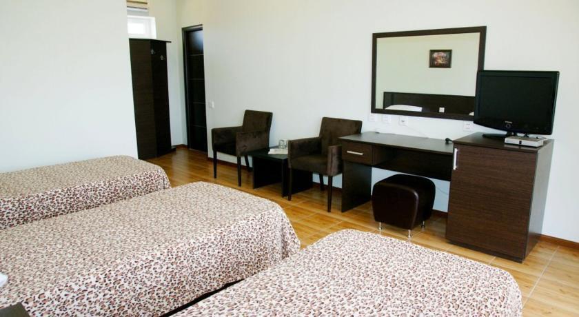 Худат: Pavilion Guest House