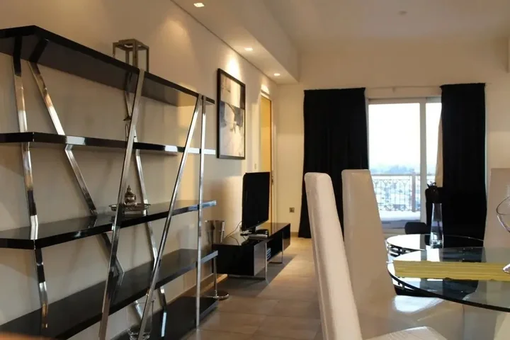 Дубай: Yanjoon Holiday Homes - Marina Residence