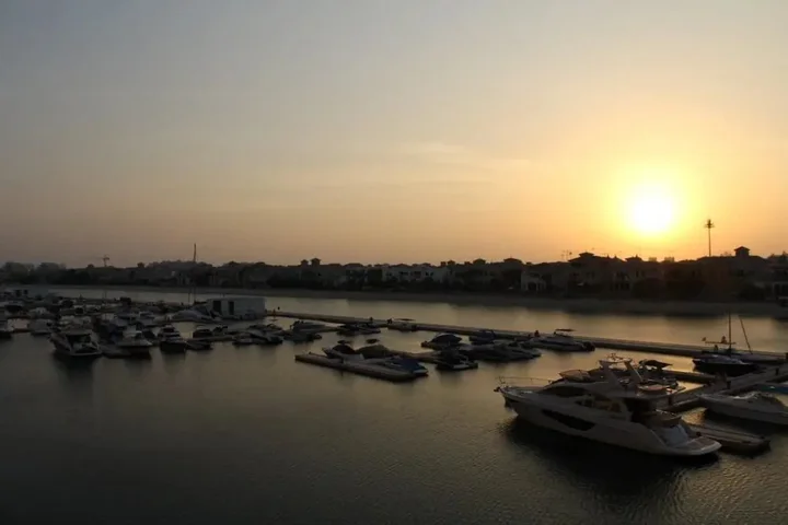 Дубай: Yanjoon Holiday Homes - Marina Residence