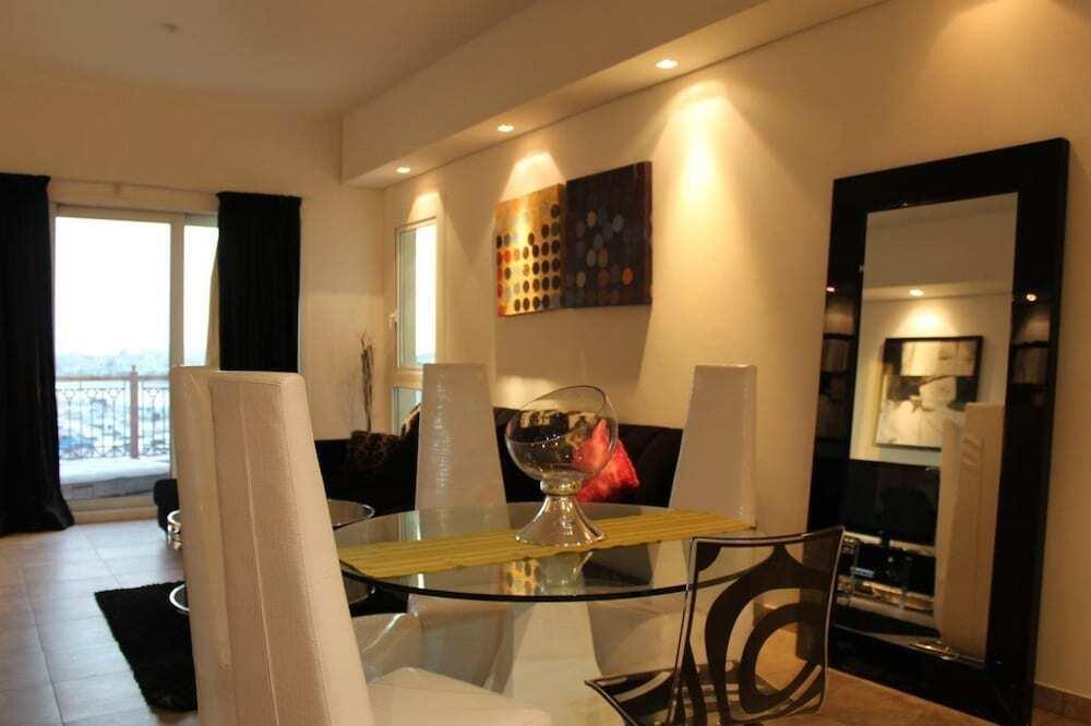 Дубай: Yanjoon Holiday Homes - Marina Residence