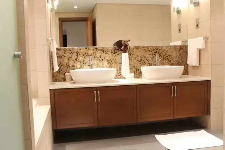 Дубай: Yanjoon Holiday Homes - Marina Residence