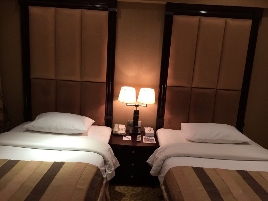 Дубай: London Suites Hotel