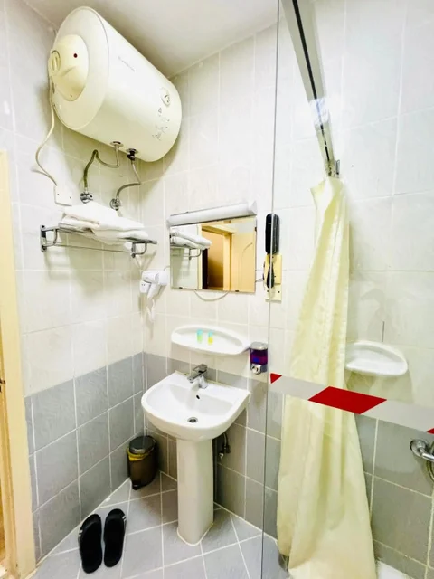 Дубай: Al Ahrar Hotel