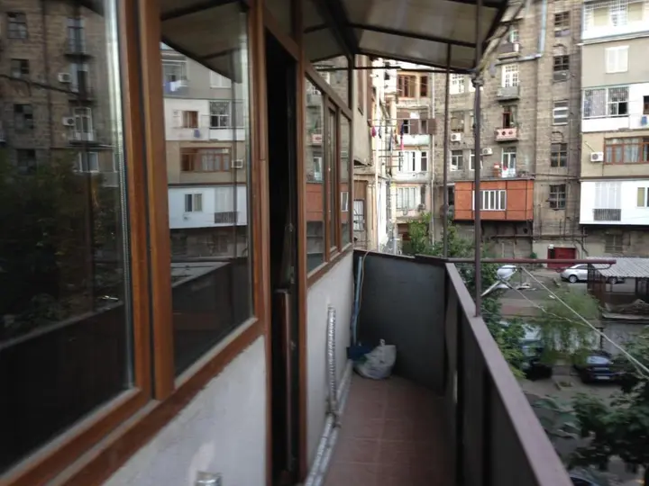 Тбилиси: Apartment on Sanapiro