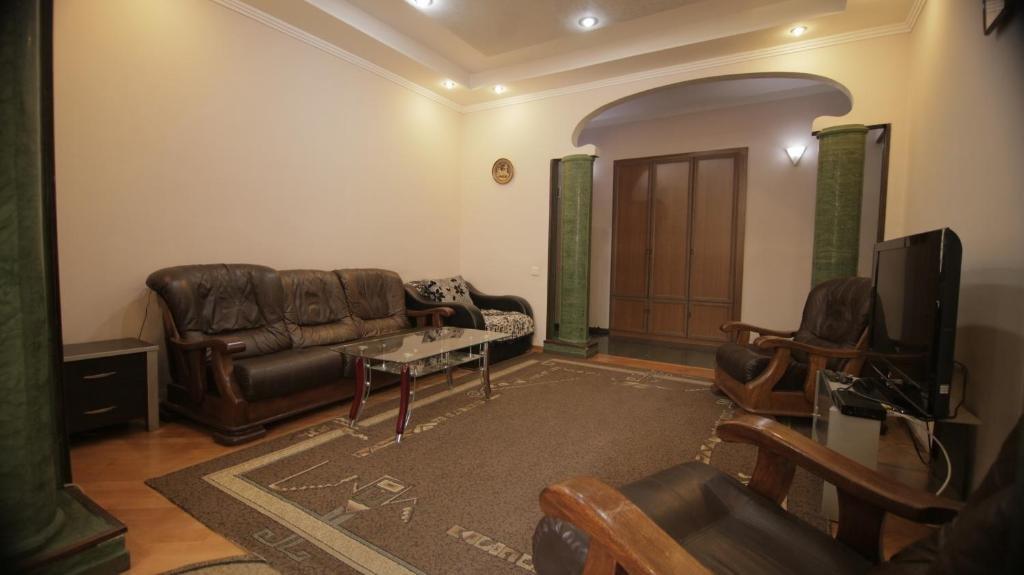 Тбилиси: Apartment on Sanapiro