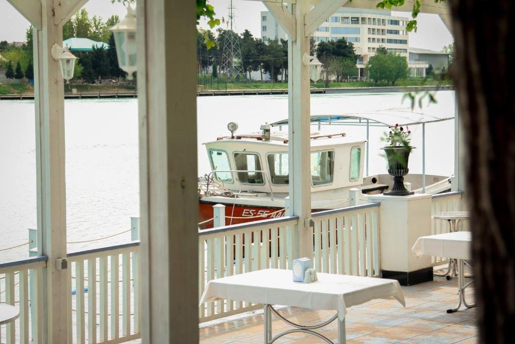 Мингечевир: River Side Hotel