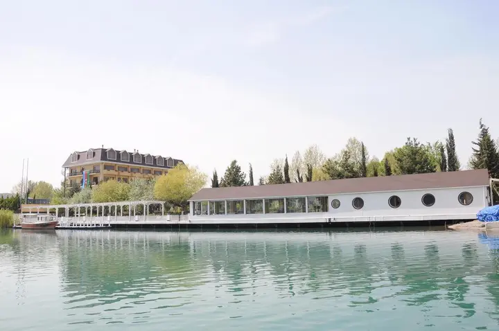 Мингечевир: River Side Hotel