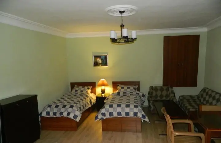 Тбилиси: Old Tbilisi Home with Sunny Terrace