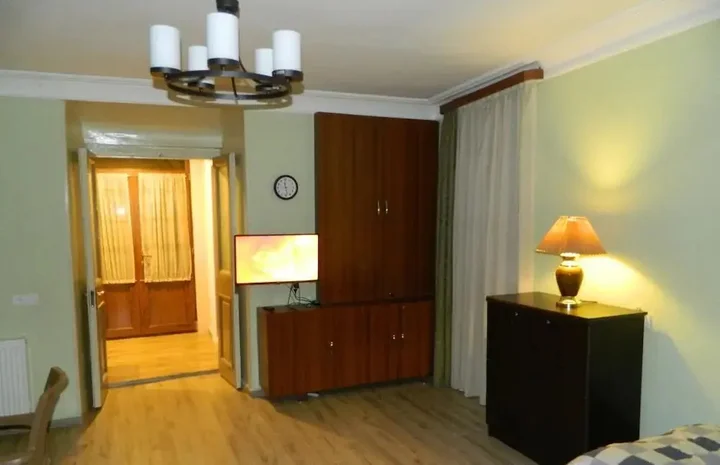 Тбилиси: Old Tbilisi Home with Sunny Terrace