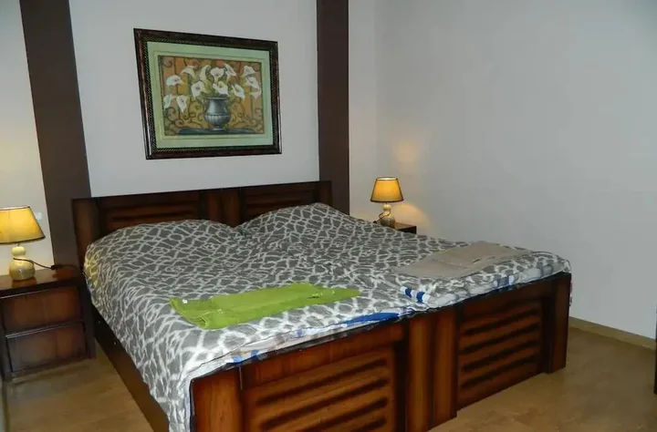 Тбилиси: Old Tbilisi Home with Sunny Terrace