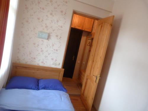 Тбилиси: Guest House Gamardjoba