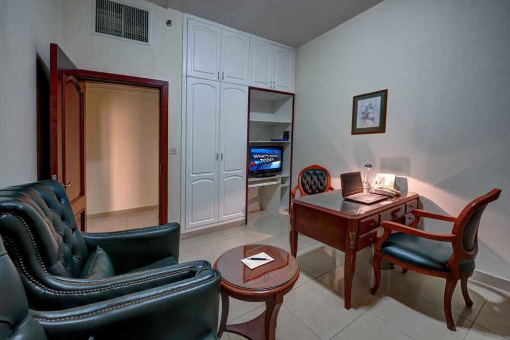 Абу-Даби: Mourouj Hotel Apartments