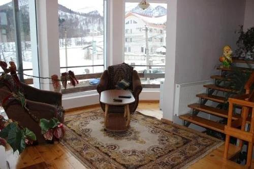 Бакуриани: Mzia's House