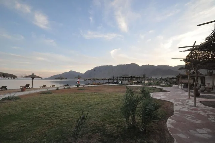 Нувейба: Sayadeen Village