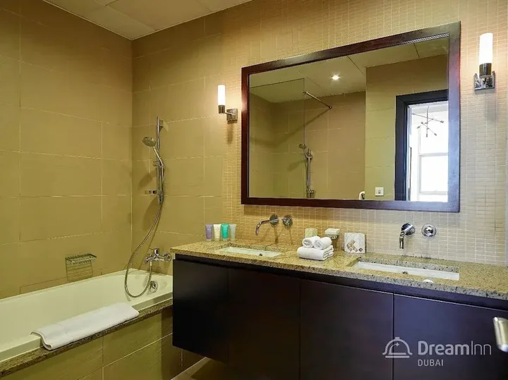 Дубай: Tiara Apartment