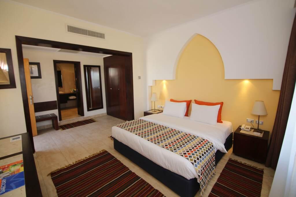 Шарм-эш-Шейх (Шарм-эль-Шейх): Sharm Club Beach Resort