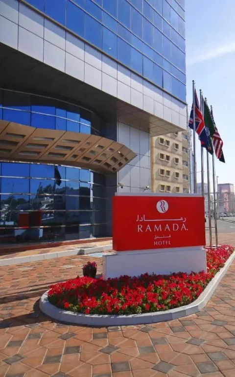 Абу-Даби: Hotel Ramada by Wyndham Abu Dhabi Corniche