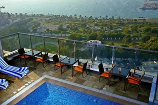 Абу-Даби: Hotel Ramada by Wyndham Abu Dhabi Corniche
