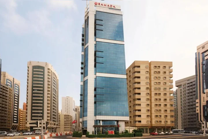 Абу-Даби: Hotel Ramada by Wyndham Abu Dhabi Corniche