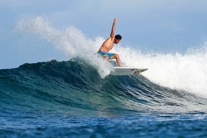 Атолл Гаафу-Дхаалу: Serene Blue Bowls Surf Inn