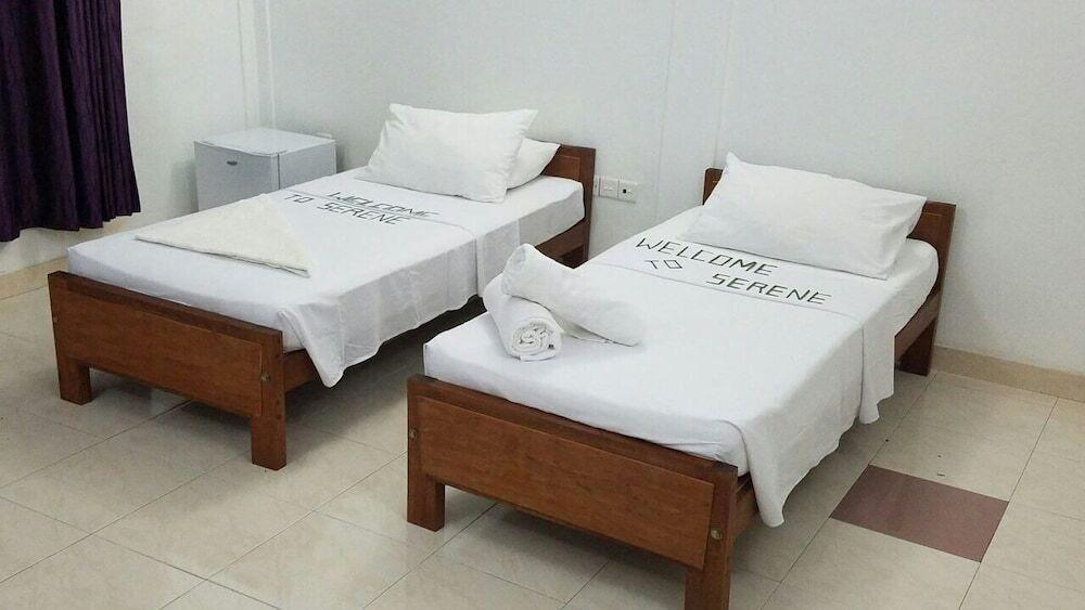 Атолл Гаафу-Дхаалу: Serene Blue Bowls Surf Inn