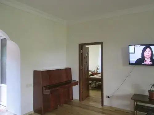 Одзун: Guest House Artemi