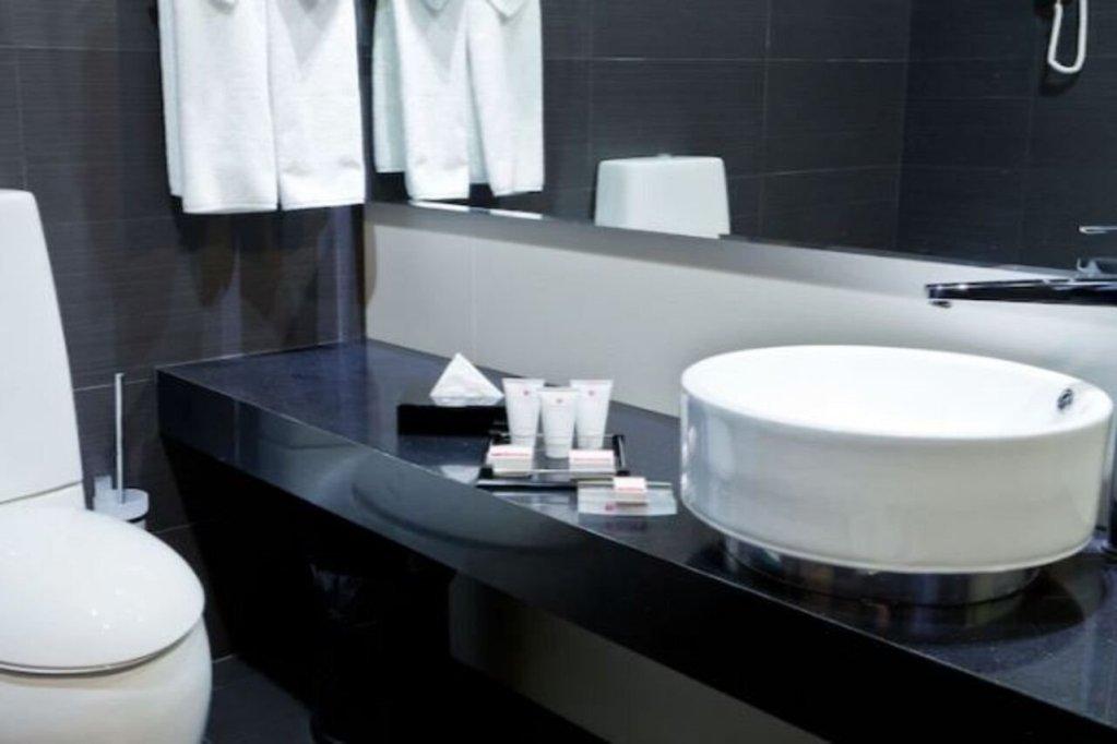 Баку: Ramada Hotel and Suites Baku