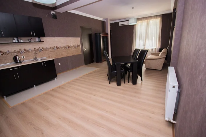 Тбилиси: Tbili House
