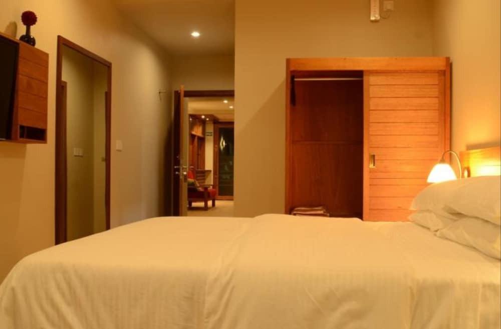 Северный атолл Мале: Maakanaa Lodge